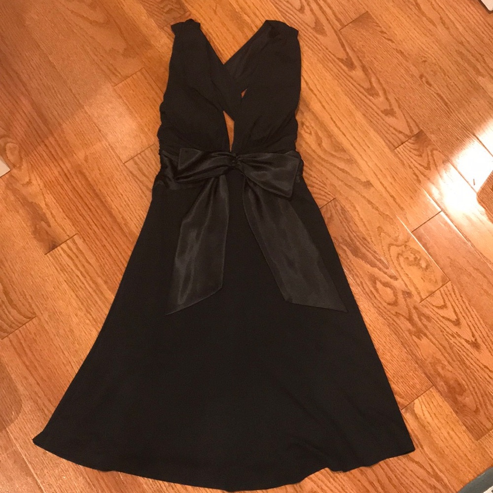 Black dress with bow - White House black market